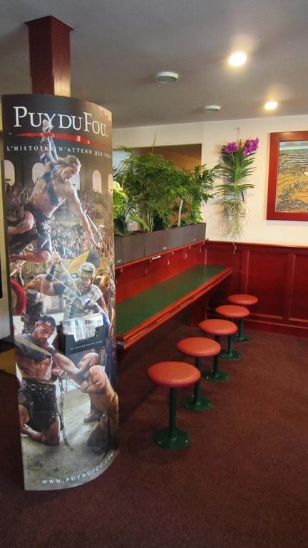 Quick Palace Nantes La Beaujoire Exteriör bild Interior of a typical Subway restaurant