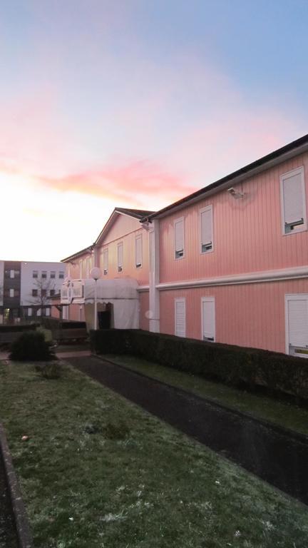 Quick Palace Nantes La Beaujoire Exteriör bild The former convent of the Sisters of St. Joseph of Cluny