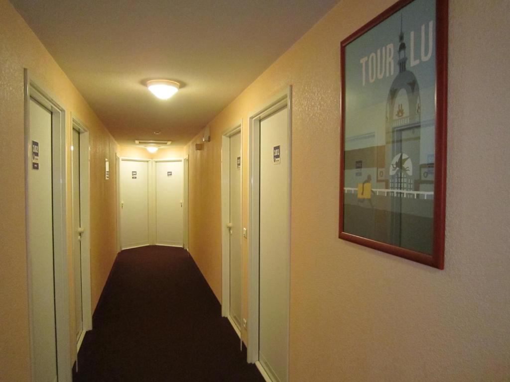 Quick Palace Nantes La Beaujoire Exteriör bild A typical corridor